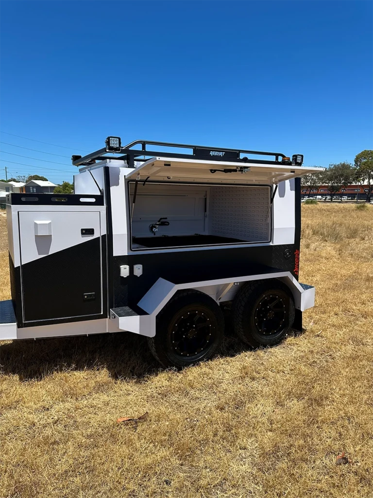 Heavy duty trailer side storage open